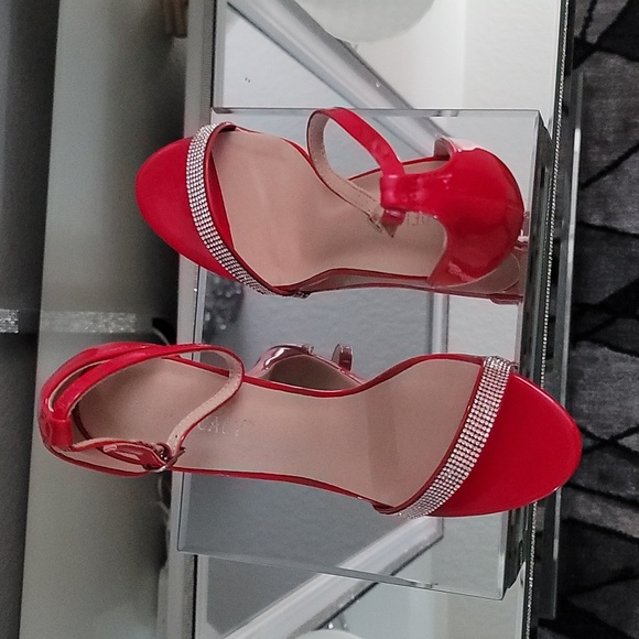 BRAND NEW DELICACY RHINESTONE ANKLE STRAP WOMEN'S HEELS - Picture 4 of 15